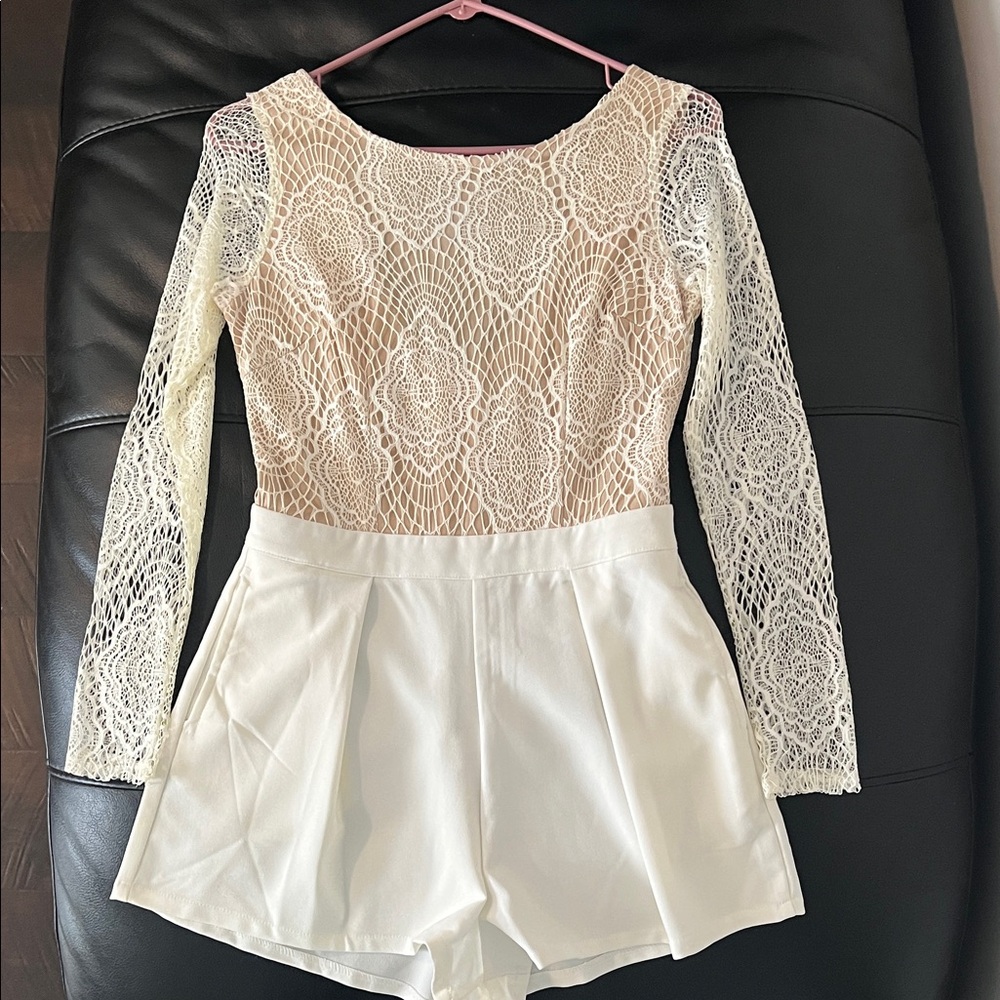 Tobi Cream and Tan Zipper Detail